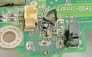 Packard Bell virtaliittimen korjaus