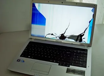 Samsung näyttö